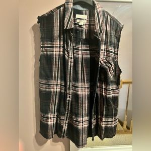 Sleeveless flannel shirt button down
